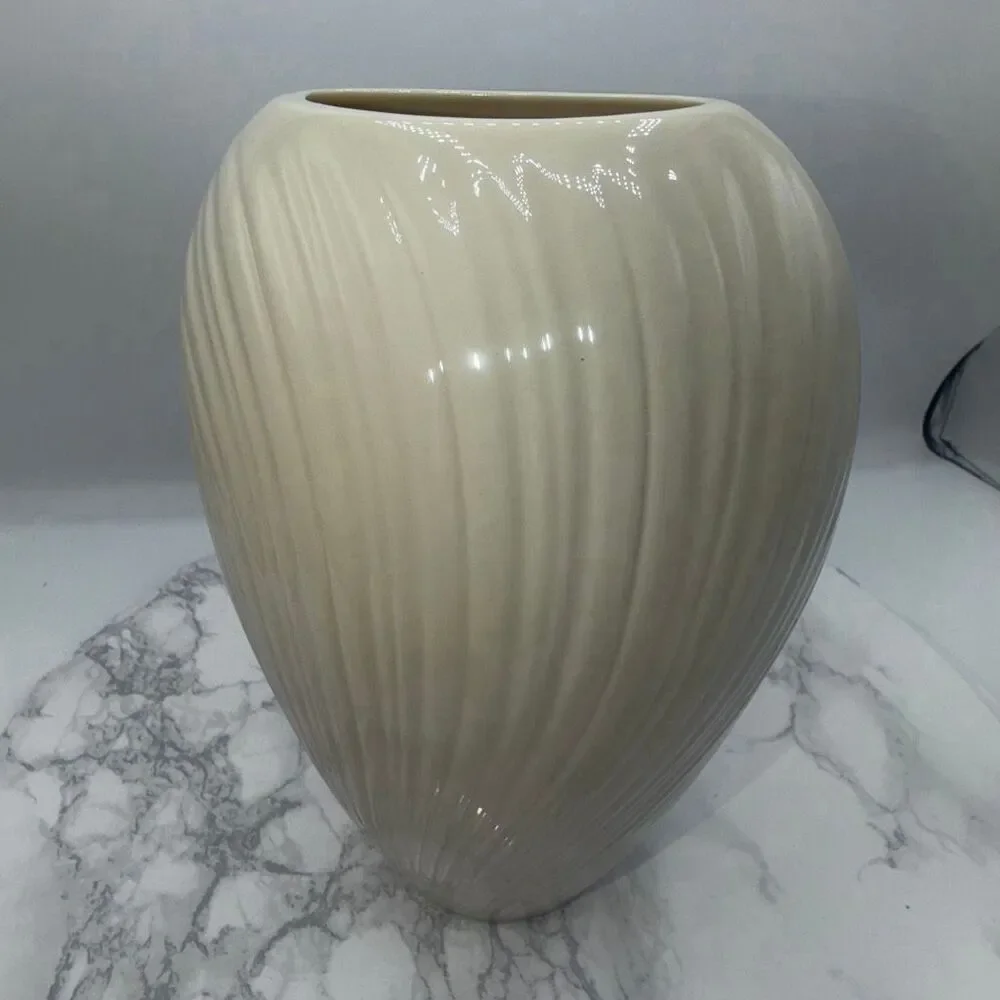 LENOX Creme Mirage Medium Vase-NWT!